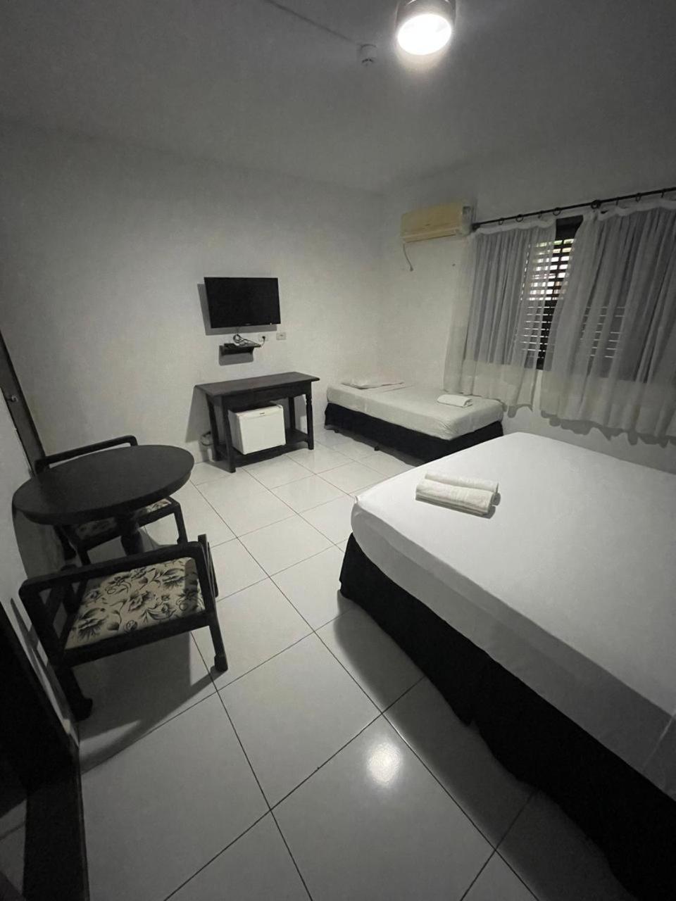 OYO Hotel Serras De Goyaz Bueno, Goiânia Extérieur photo A room at the hotel