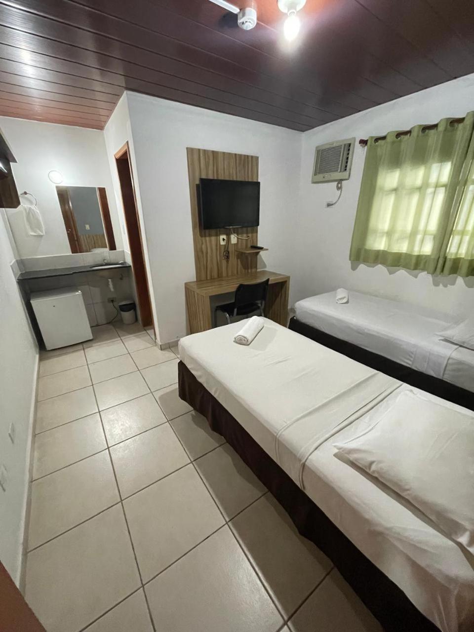 OYO Hotel Serras De Goyaz Bueno, Goiânia Extérieur photo A room at the hotel