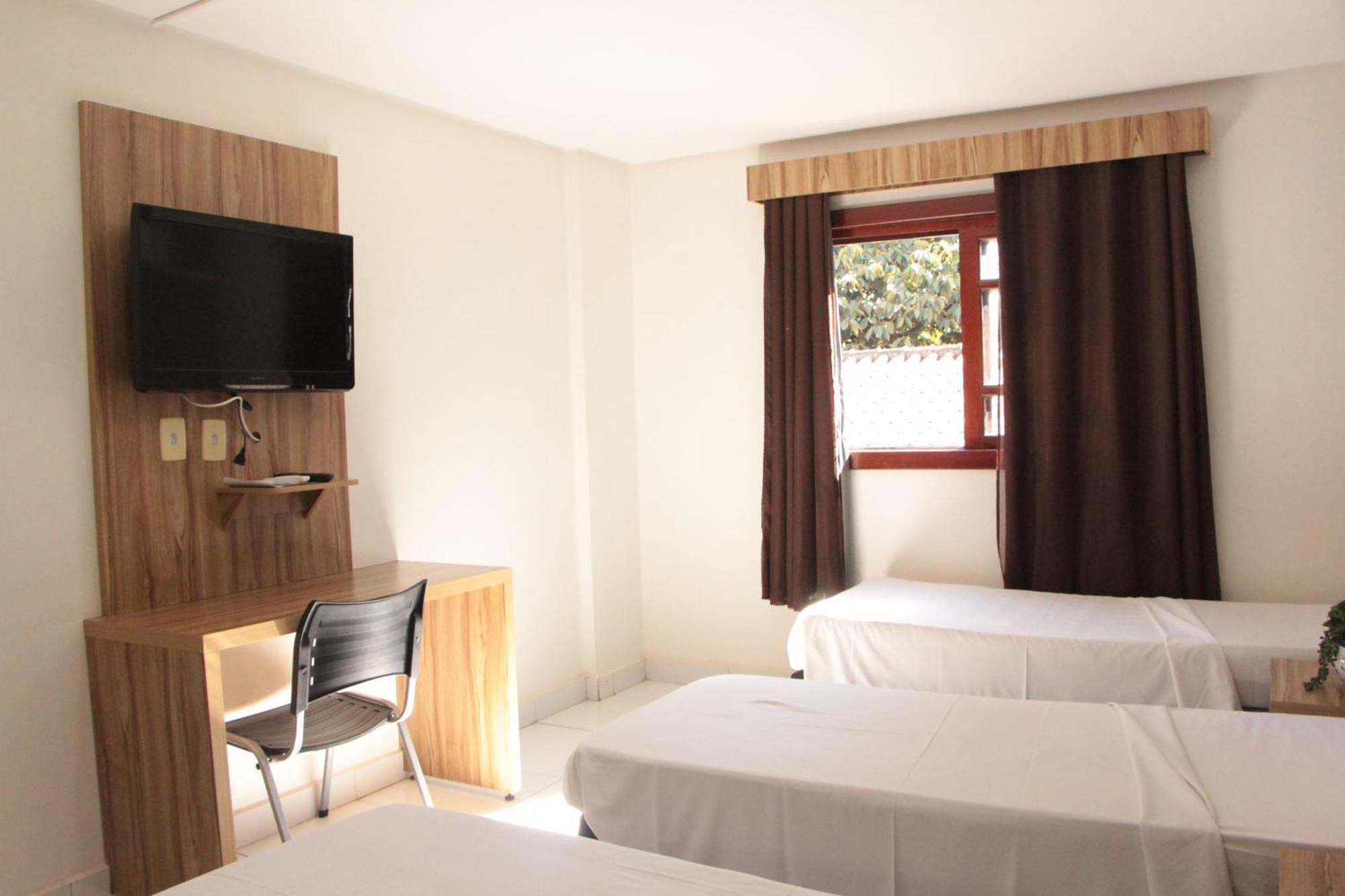 OYO Hotel Serras De Goyaz Bueno, Goiânia Extérieur photo A room at the hostel