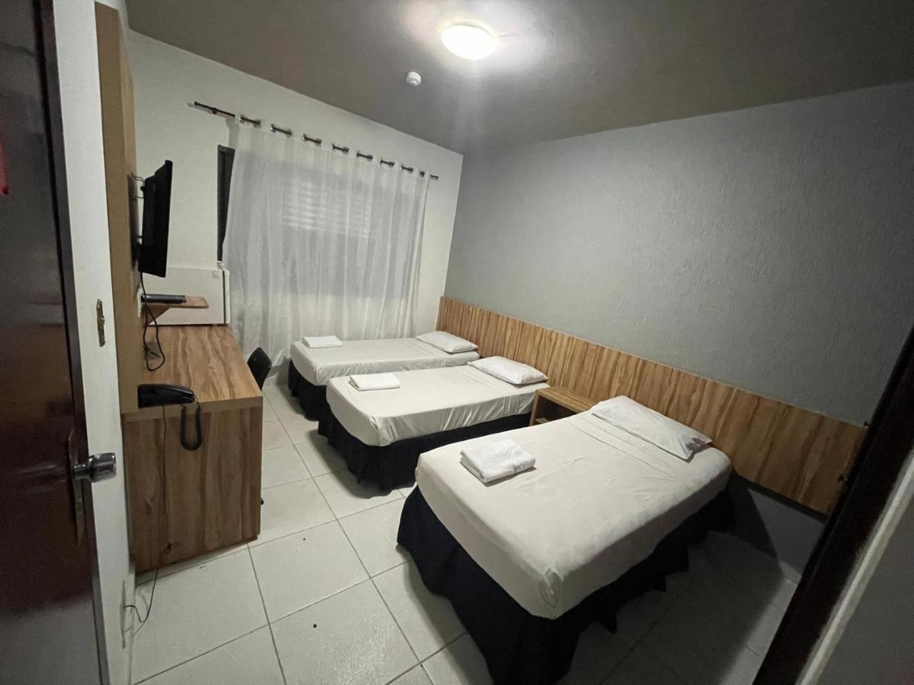 OYO Hotel Serras De Goyaz Bueno, Goiânia Extérieur photo A room at a motel in Brazil
