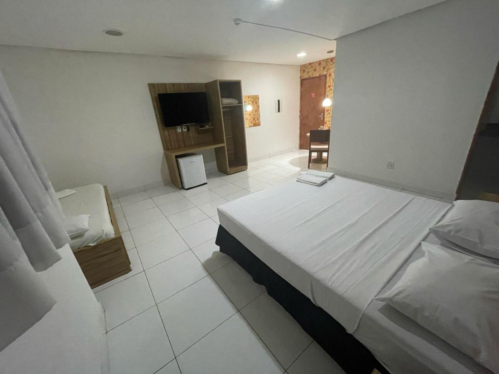 OYO Hotel Serras De Goyaz Bueno, Goiânia Extérieur photo A room at the hotel